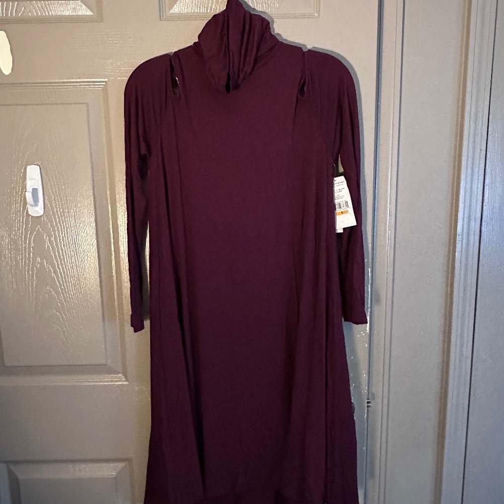 NWT !! Robert Michaels Cold Shoulder Turtleneck Dress